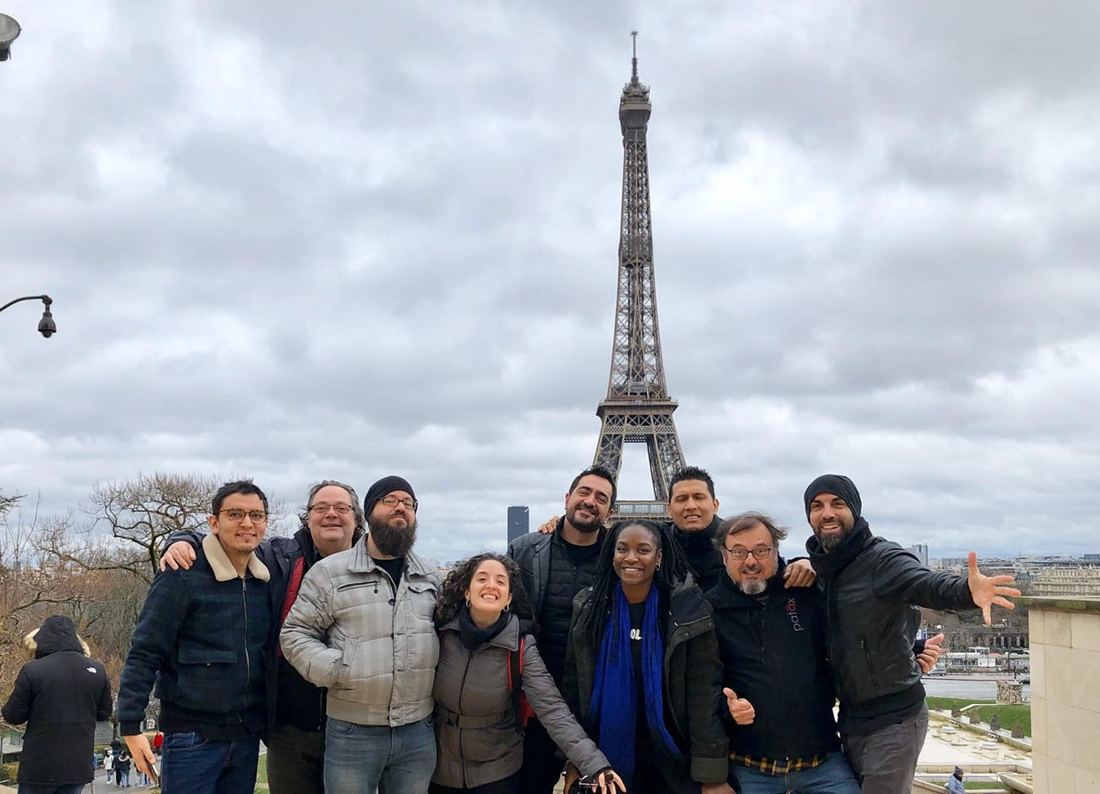 París, con Patax